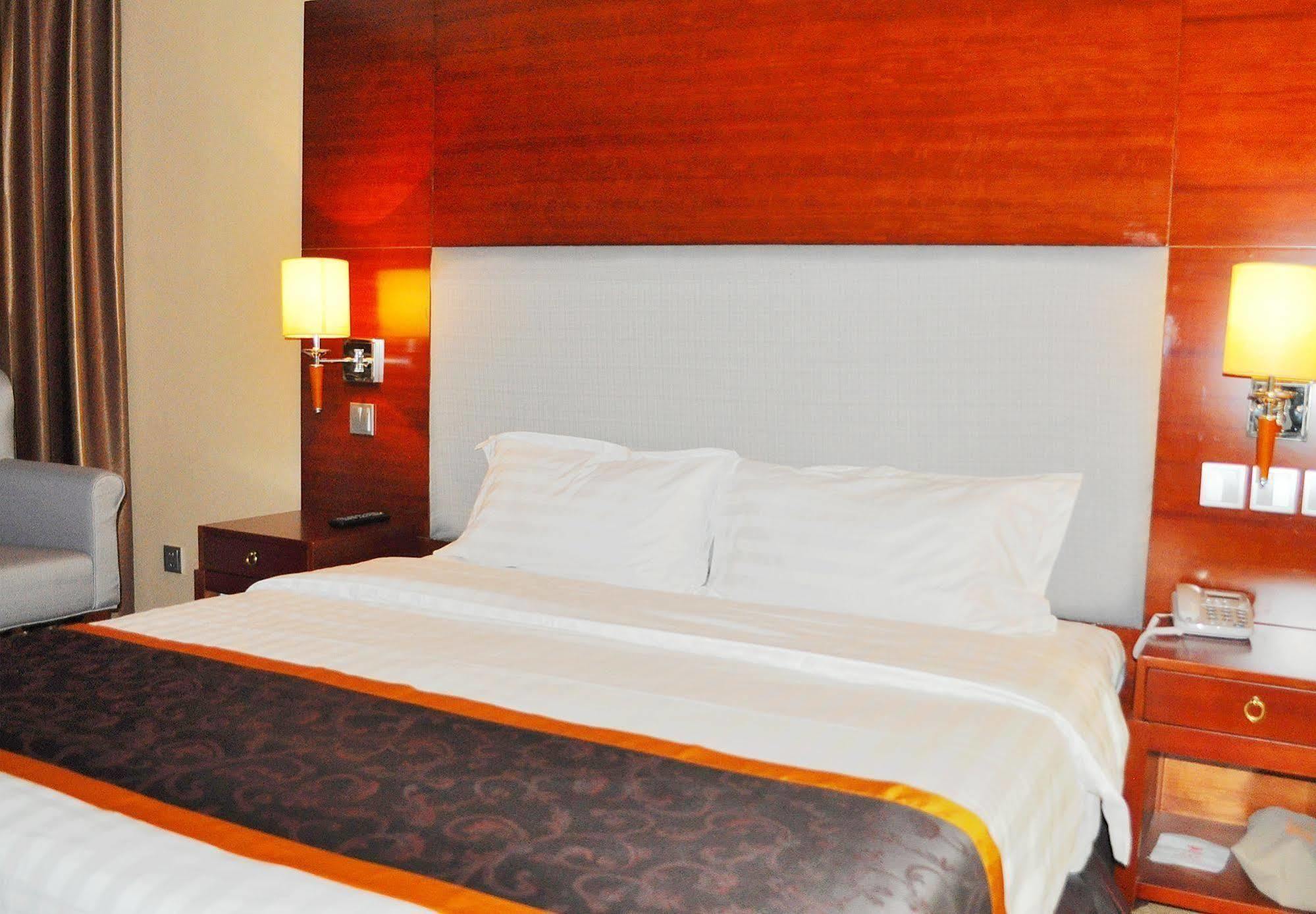 Changchun Ya Tai Hotel Екстериор снимка