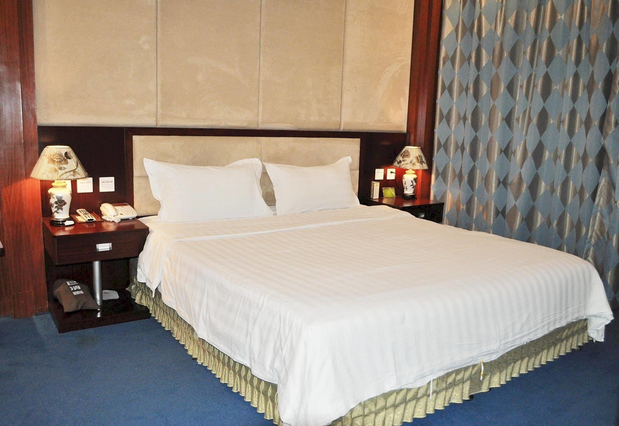 Changchun Ya Tai Hotel Екстериор снимка