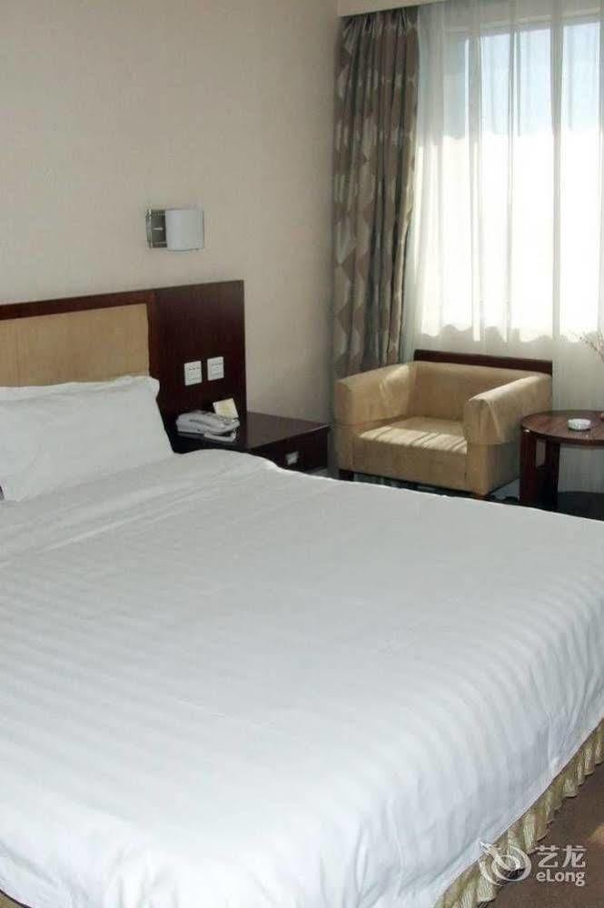 Changchun Ya Tai Hotel Екстериор снимка